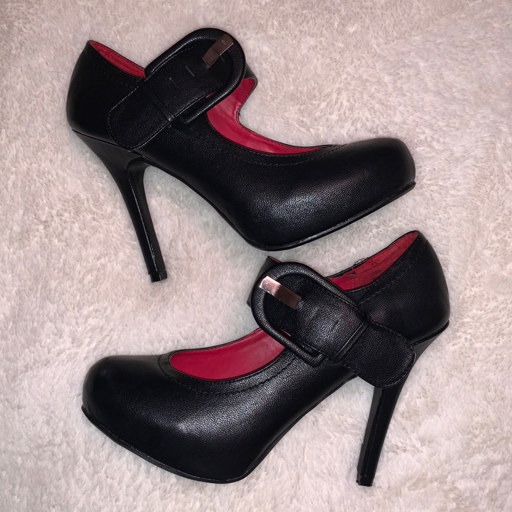 NWOT Madden Girl Heels w/Cute Buckle